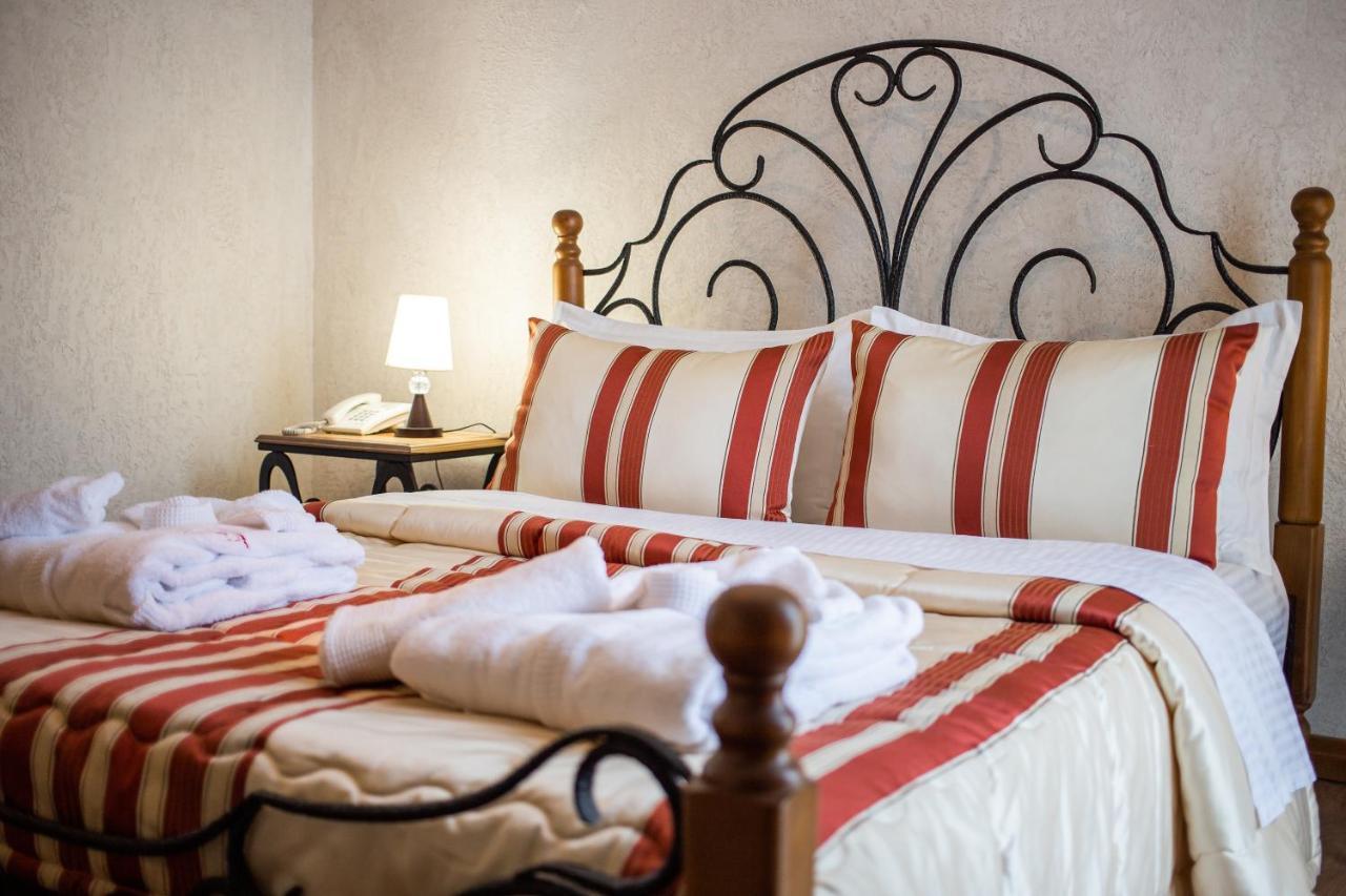 Petrele Hotel Restaurant Emblema מראה חיצוני תמונה