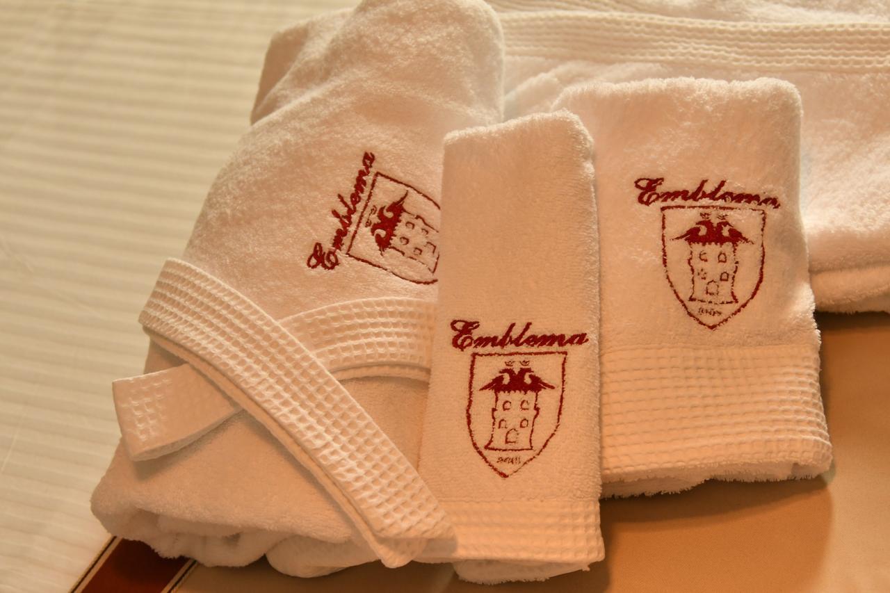 Petrele Hotel Restaurant Emblema מראה חיצוני תמונה