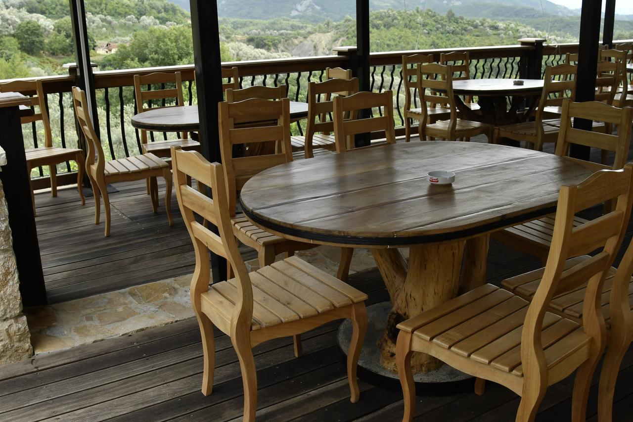 Petrele Hotel Restaurant Emblema מראה חיצוני תמונה