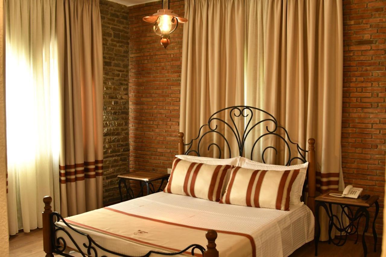 Petrele Hotel Restaurant Emblema מראה חיצוני תמונה