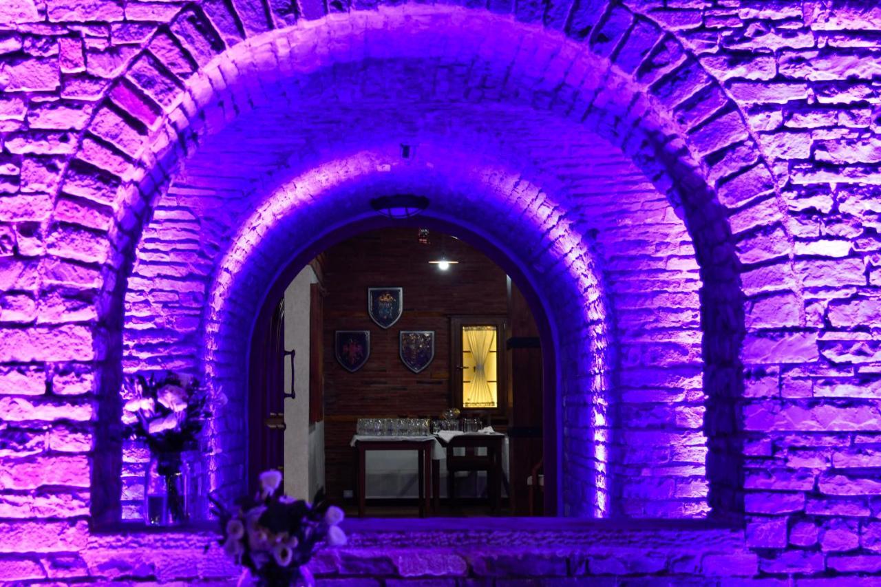 Petrele Hotel Restaurant Emblema מראה חיצוני תמונה