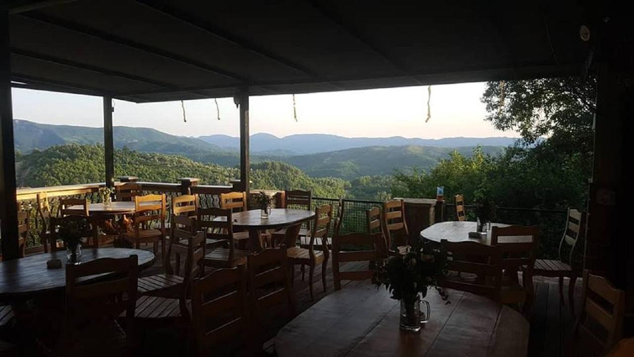 Petrele Hotel Restaurant Emblema מראה חיצוני תמונה